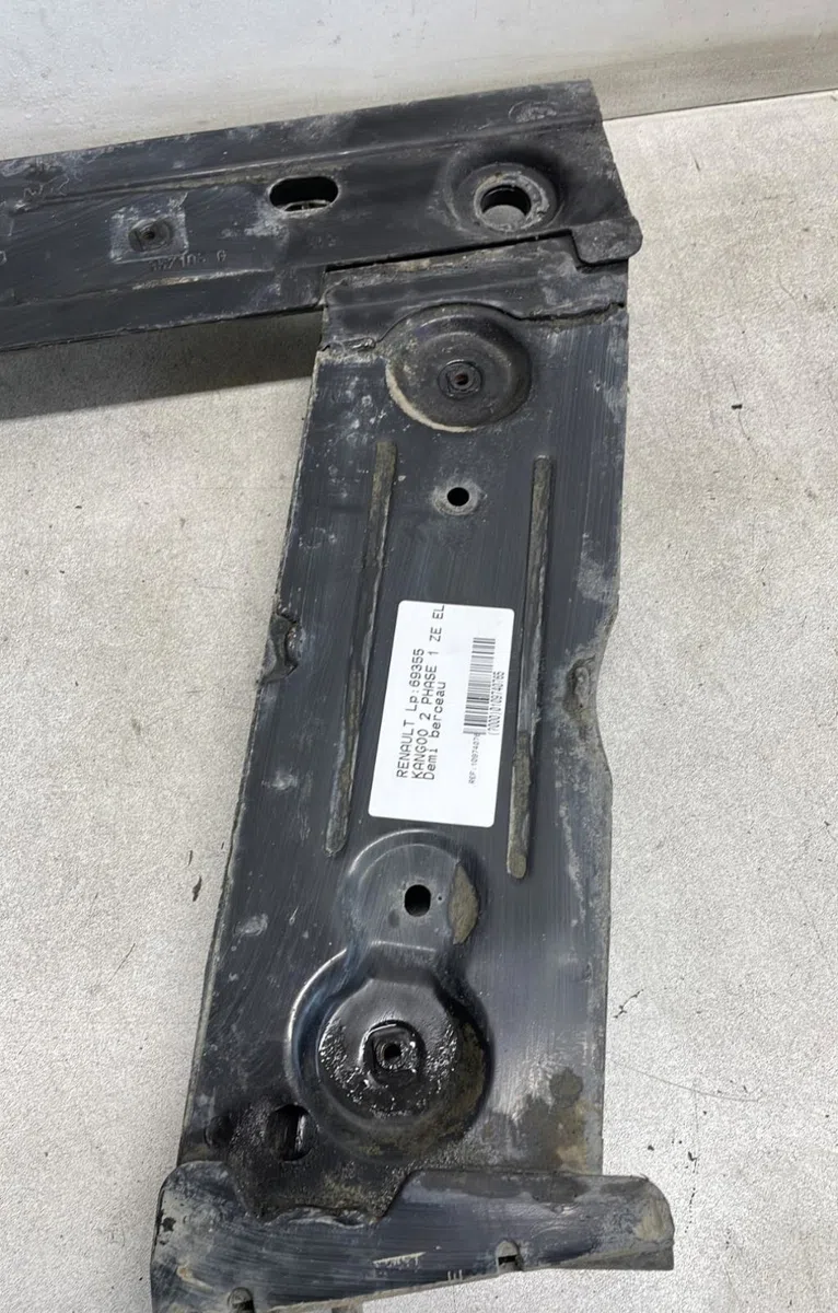 Traverse inférieure armature avant Renault KANGOO Express (FW0-1_) Z.e. (fw0z, fw1z) (2011) occasion