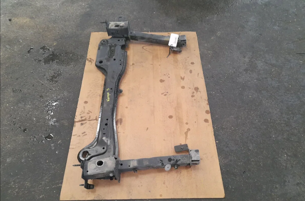 Traverse inférieure armature avant Renault KANGOO III Camionnette-Monospace 1.5 blue dci 95 (fjab) (2021) occasion
