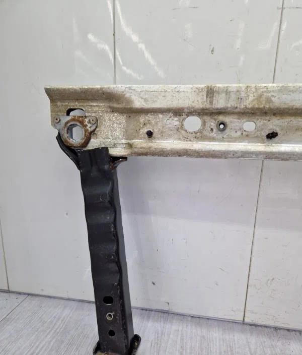Traverse inférieure armature avant RENAULT MEGANE 3 PHASE 1 BREAK occasion