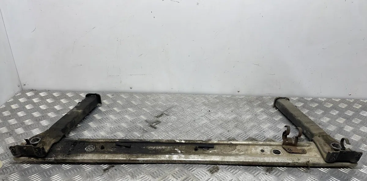 Traverse inférieure armature avant RENAULT MEGANE 3 PHASE 1 COUPE occasion
