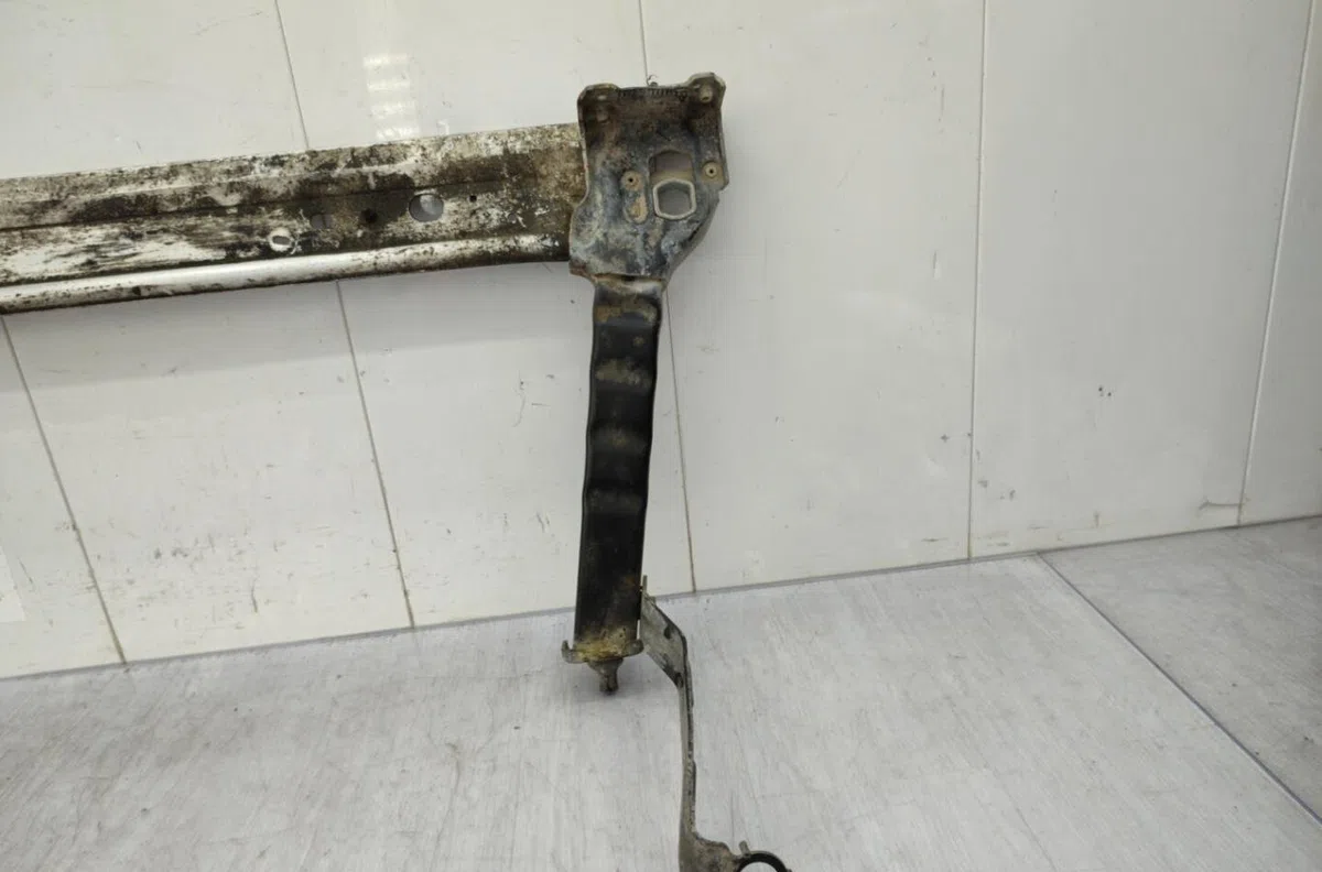 Traverse inférieure armature avant RENAULT MEGANE 3 PHASE 2 BREAK occasion