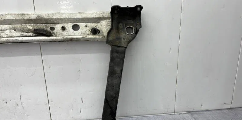 Traverse inférieure armature avant RENAULT MEGANE 3 PHASE 2 BREAK occasion