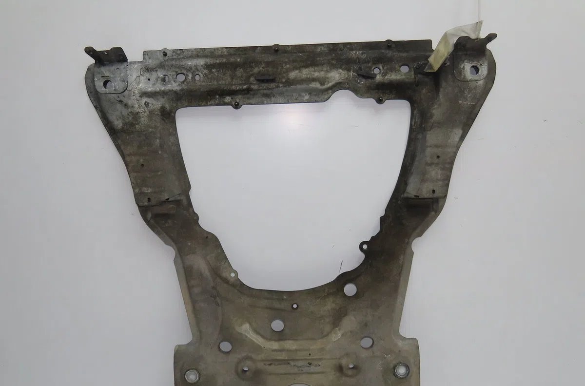 Traverse inférieure armature avant Renault MEGANE CC (EZ0-1_) 1.9 dci (ez0j, ez1s) (2010) occasion