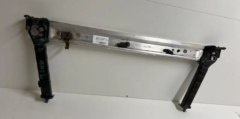 Traverse inférieure armature avant Renault MEGANE III Grandtour (KZ0-1) 1.5 dci (kz09, kz0d, kz1g, kz29, kz14, kz1w, kz1