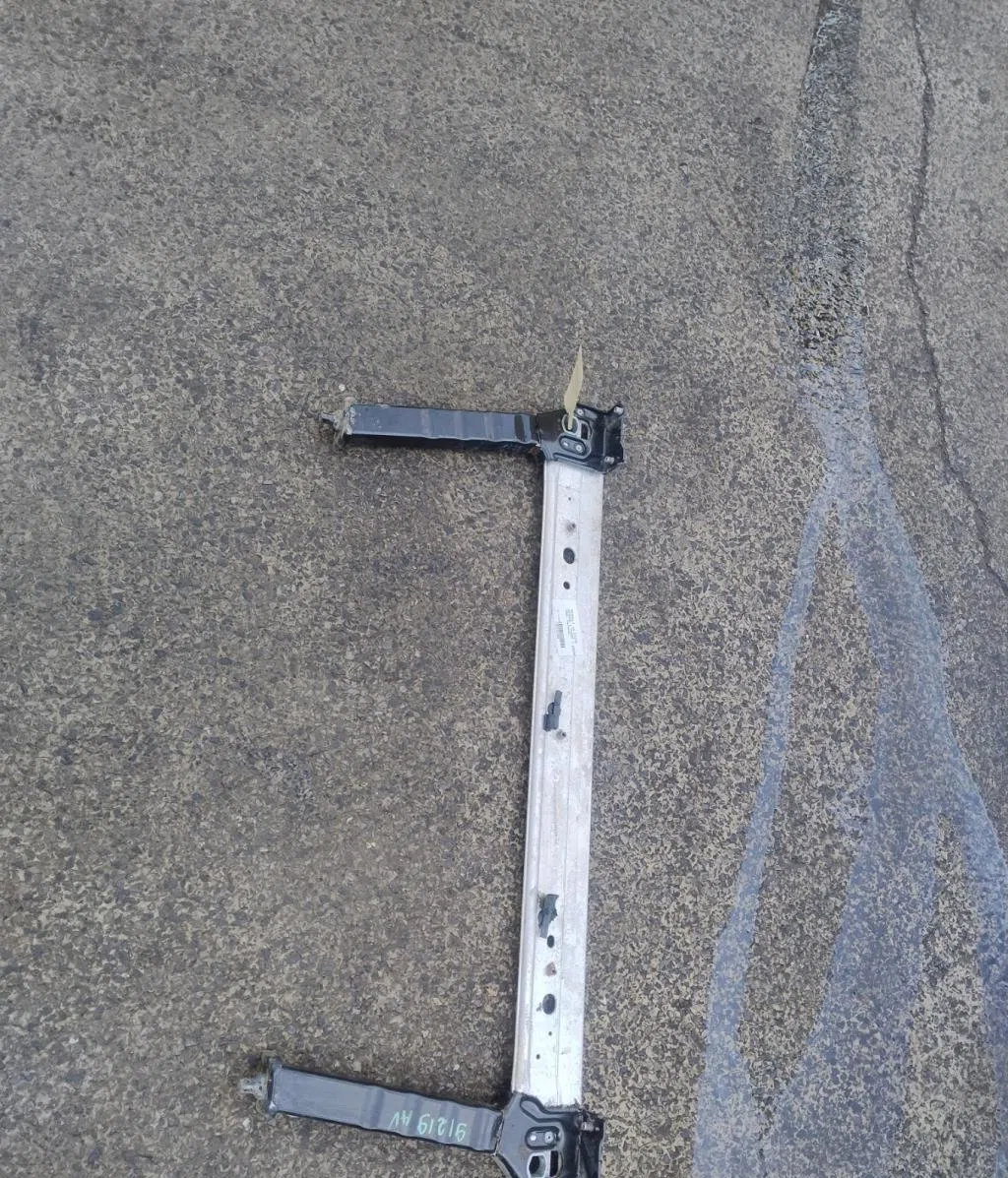 Traverse inférieure armature avant Renault MEGANE III Grandtour (KZ0-1) 1.5 dci (kz1m, kz1w, kz0r) (2009) occasion