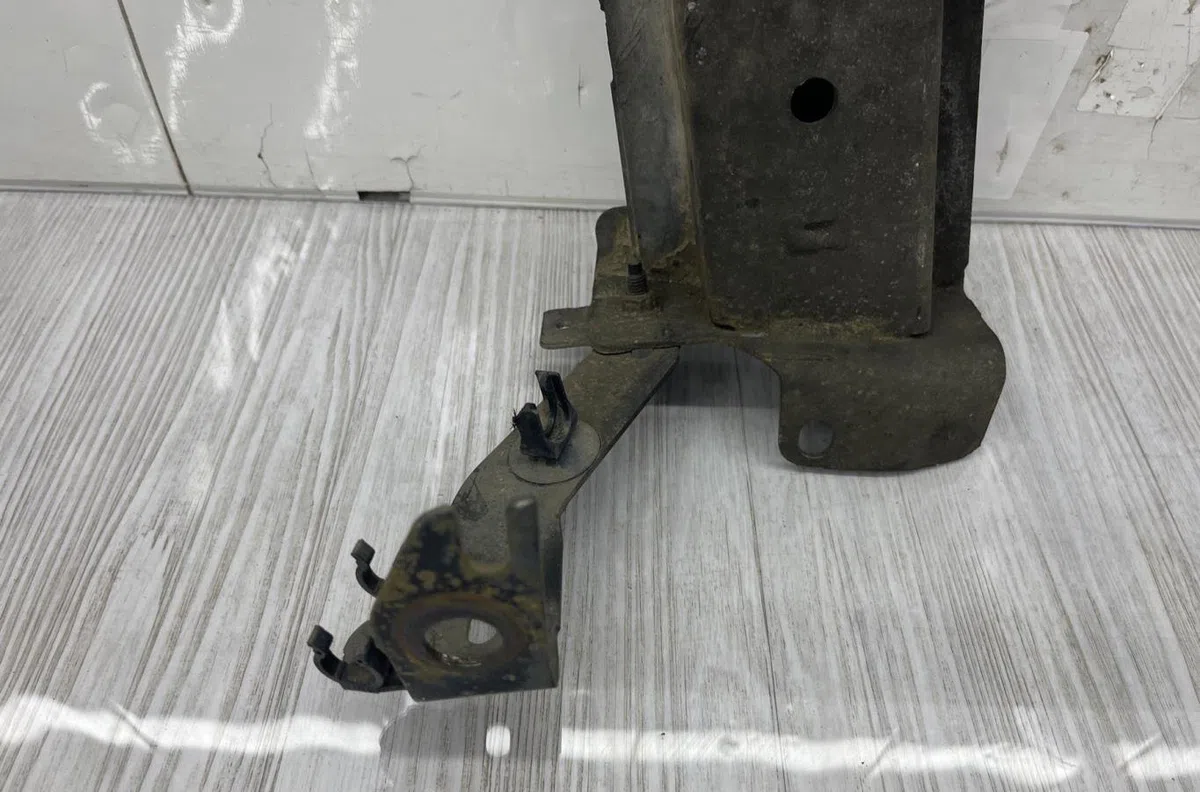 Traverse inférieure armature avant RENAULT SCENIC 2 PHASE 1 occasion