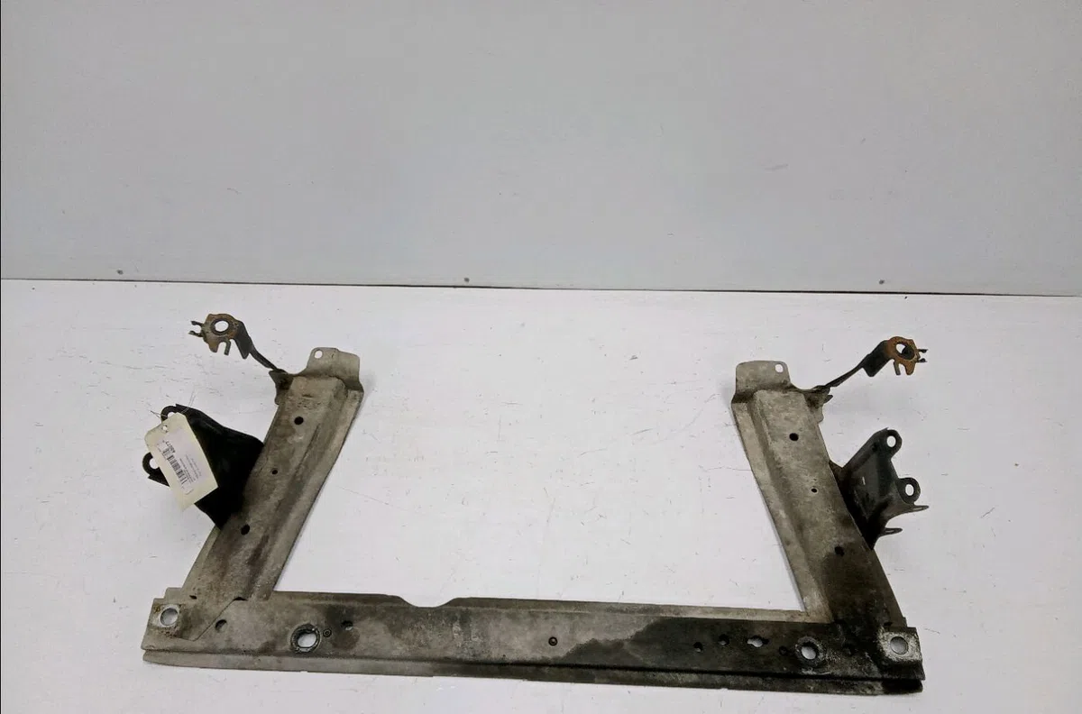 Traverse inférieure armature avant Renault SCÉNIC II (JM0-1_) 1.5 dci (jm1e, jm16) (2005-2008) 5 portes occasion