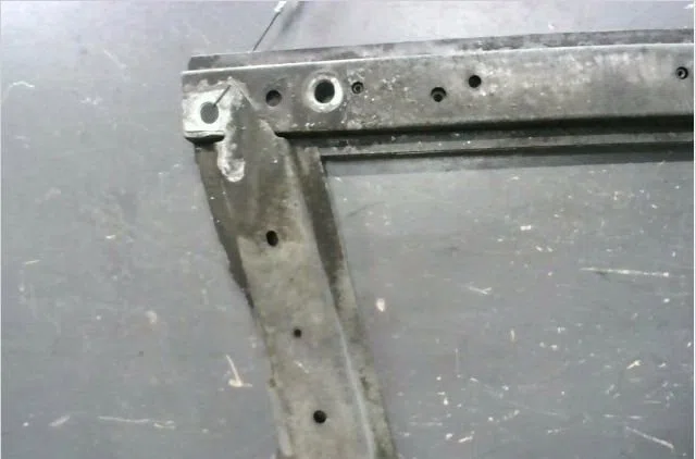 Traverse inférieure armature avant Renault SCÉNIC II (JM0-1_) 1.9 dci (jm0g, jm12, jm1g, jm2c) (2003-2006) occasion