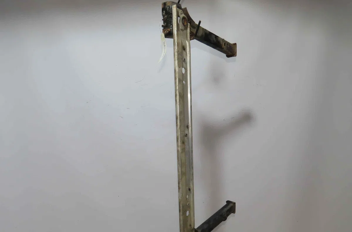 Traverse inférieure armature avant RENAULT SCENIC III occasion