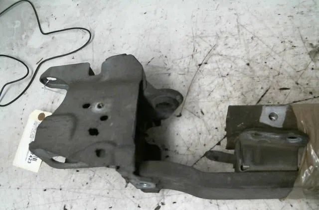 Traverse inférieure armature avant Renault VEL SATIS (BJ0_) 2.2 dci (bj0e, bj0f) (2002-2009) 5 portes occasion
