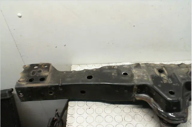 Traverse inférieure armature avant Toyota AURIS (_E15_) 2.0 d-4d (ade150_) (2006-2012) occasion