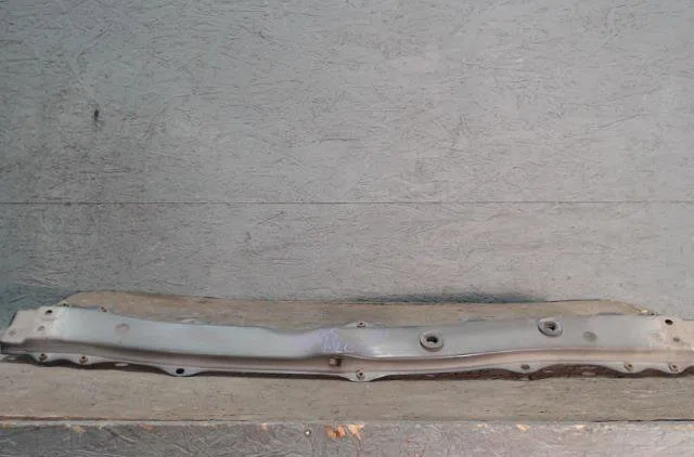 Traverse inférieure armature avant Toyota AYGO (_B1_) 1.0 (kgb10_) (2005-2014) 5 portes occasion