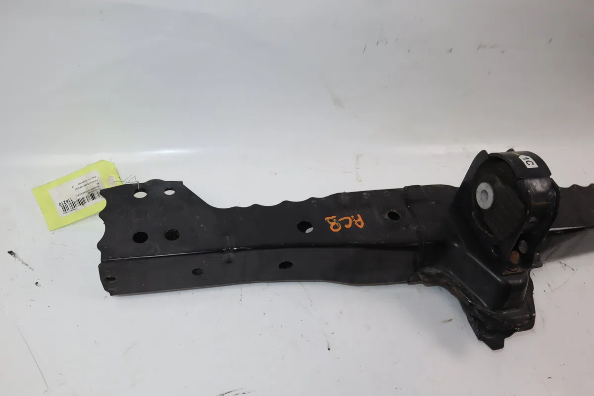 Traverse inférieure armature avant Toyota VERSO (_R2_) 2.0 d-4d (aur20_) (2009-2018) occasion