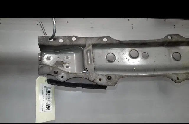 Traverse inférieure armature avant Toyota YARIS (_P9_) 1.0 vvt-i (ksp90_) (2005-2011) 5 portes occasion