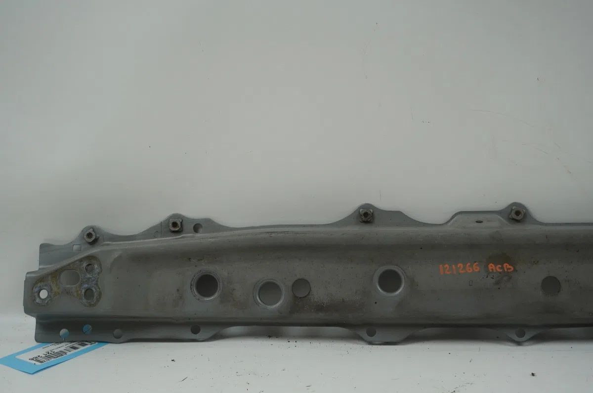 Traverse inférieure armature avant Toyota YARIS (_P9_) 1.4 d-4d (nlp90_) (2005-2012) occasion