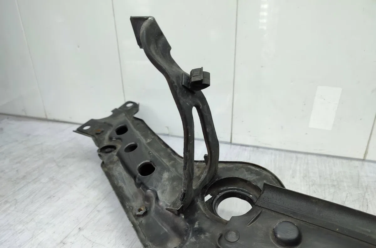 Traverse supérieure armature avant ALFA ROMEO 159 occasion