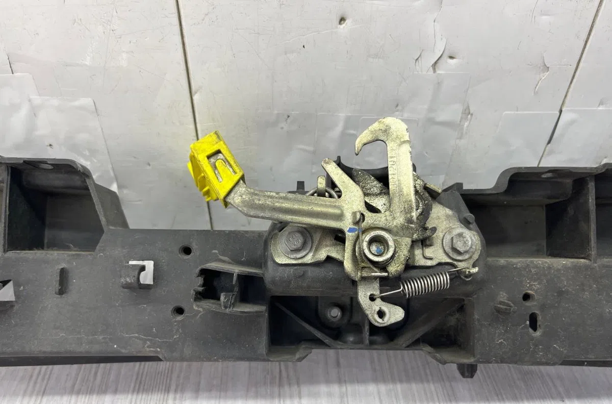 Traverse supérieure armature avant CITROEN C3 PICASSO PHASE 1 occasion