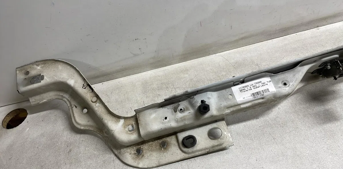 Traverse supérieure armature avant Citroen NEMO Camionnette-Monospace (AA_) 1.3 hdi 75 (2010) 3 portes occasion