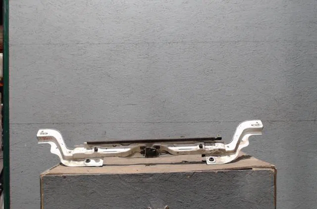 Traverse supérieure armature avant Citroen NEMO Camionnette-Monospace (AA_) 1.4 hdi (2008) 4 portes occasion