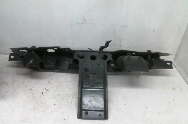 Traverse supérieure armature avant Dacia SANDERO III 1.0 sce 65 (2021) occasion