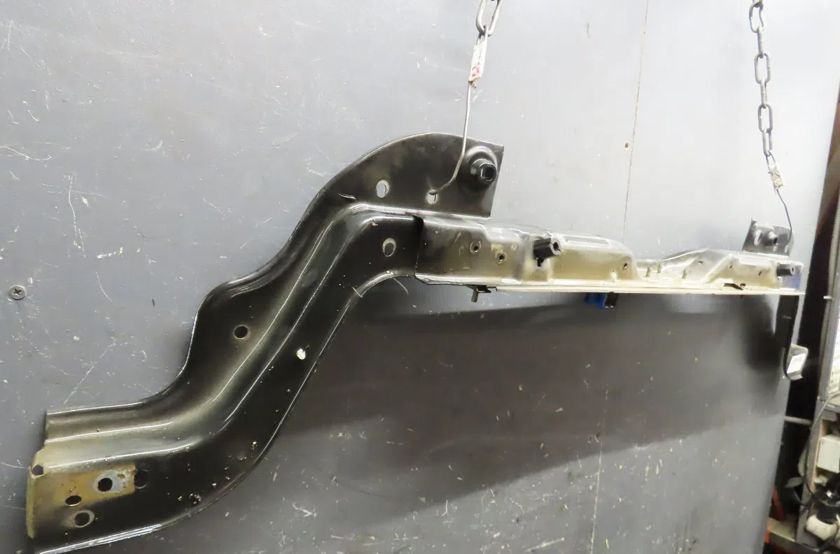 Traverse supérieure armature avant Fiat FIORINO Monospace (225_) 1.3 jtd multijet (225bxb1a, 225bxb11) (2007) occasion