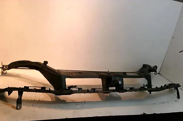 Traverse supérieure armature avant FORD FOCUS occasion