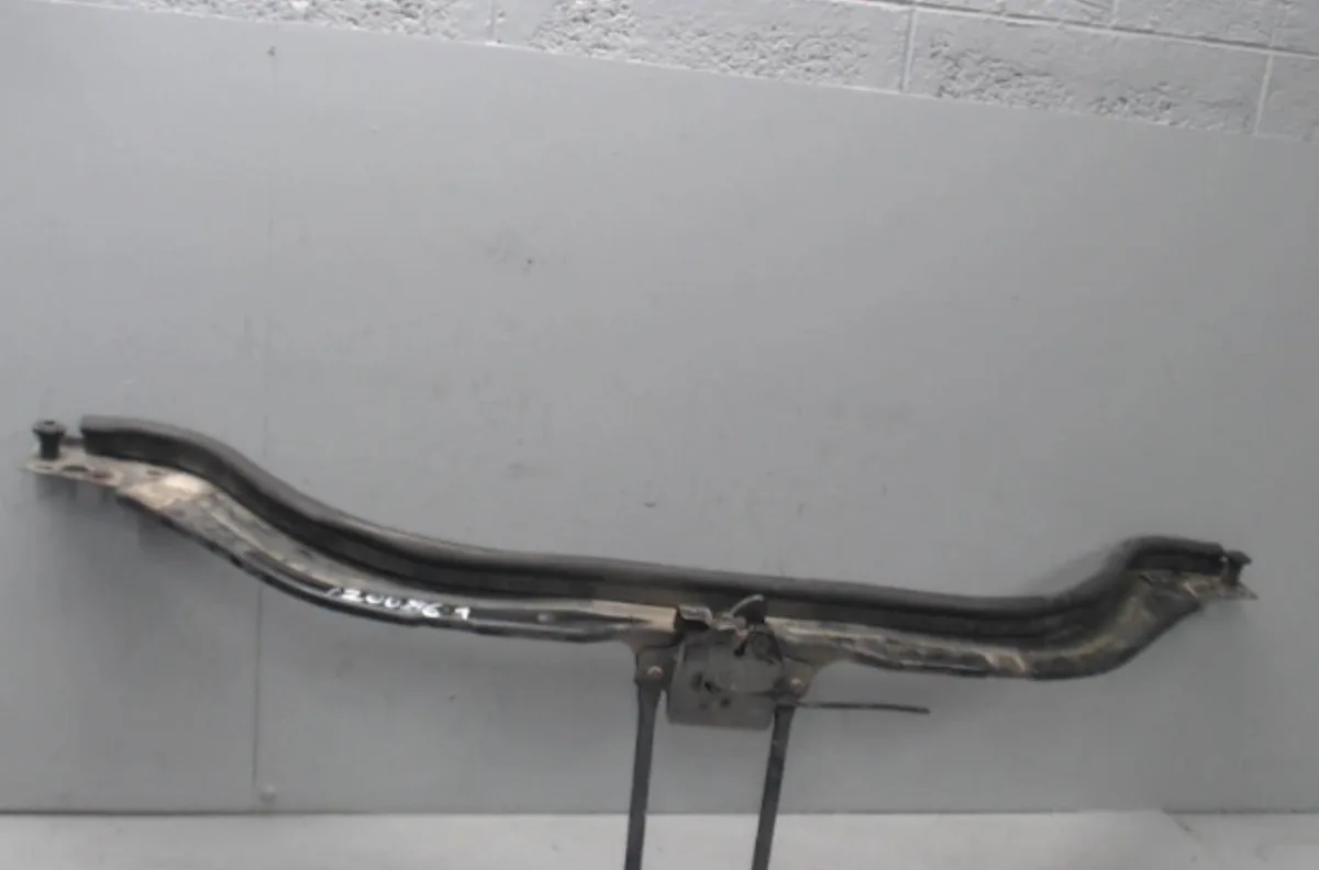 Traverse supérieure armature avant JEEP GRAND CHEROKEE 1 GRAND CHEROKEE 1 PHASE 2 occasion