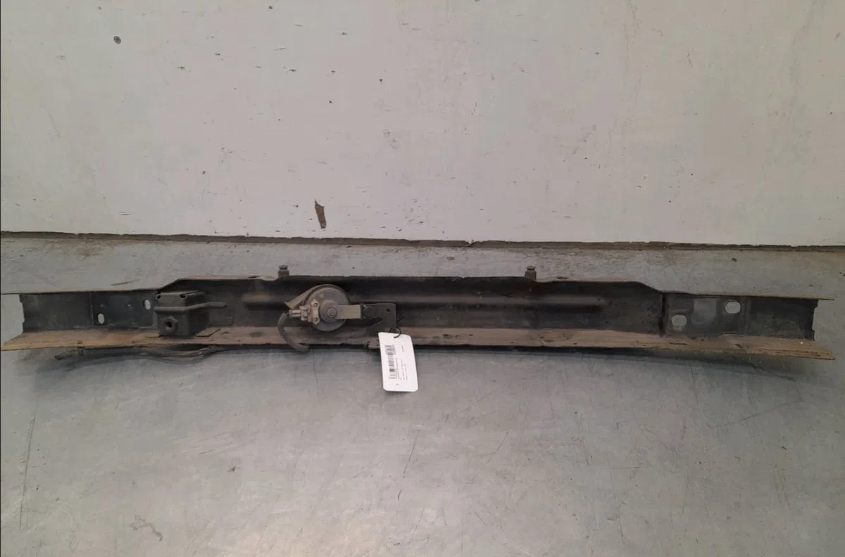 Traverse supérieure armature avant KIA CEE D I occasion