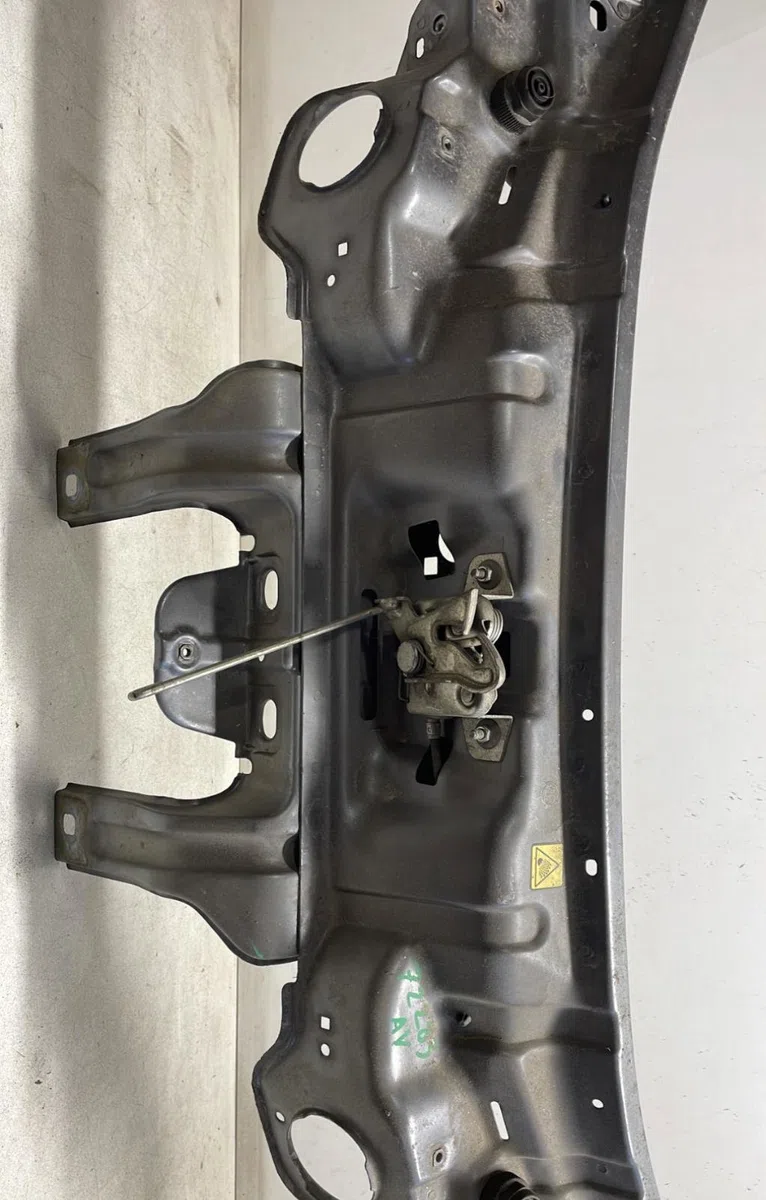 Traverse supérieure armature avant Lancia YPSILON (843_) 1.4 16v (843.axc11, 843.axc1b, 843.axc1a) (2003-2011) occasion