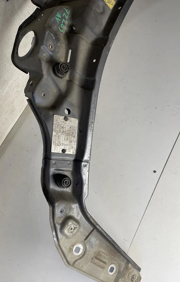 Traverse supérieure armature avant Lancia YPSILON (843_) 1.4 16v (843.axc11, 843.axc1b, 843.axc1a) (2003-2011) occasion