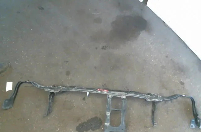 Traverse supérieure armature avant Mercedes-benz CLASSE C Coupe Sport (CL203) C 180 kompressor (203.746) (2002-2008) occ