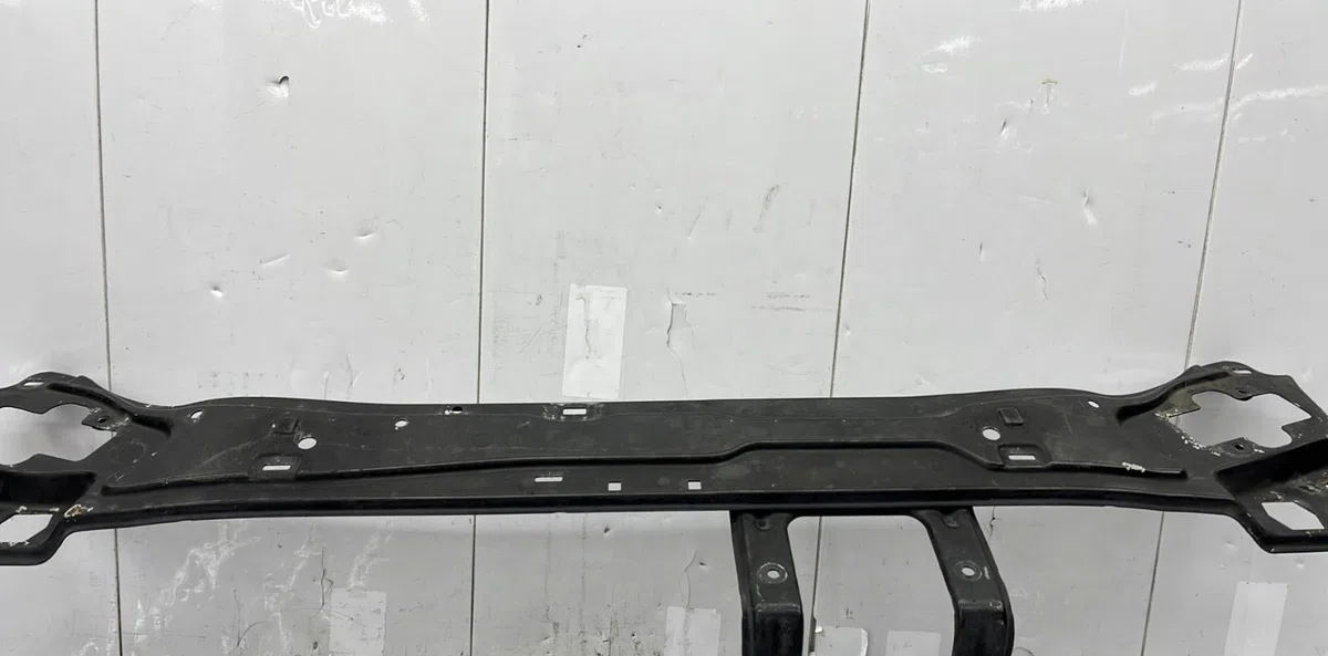 Traverse supérieure armature avant MERCEDES CLASSE C 203 PHASE 1 occasion