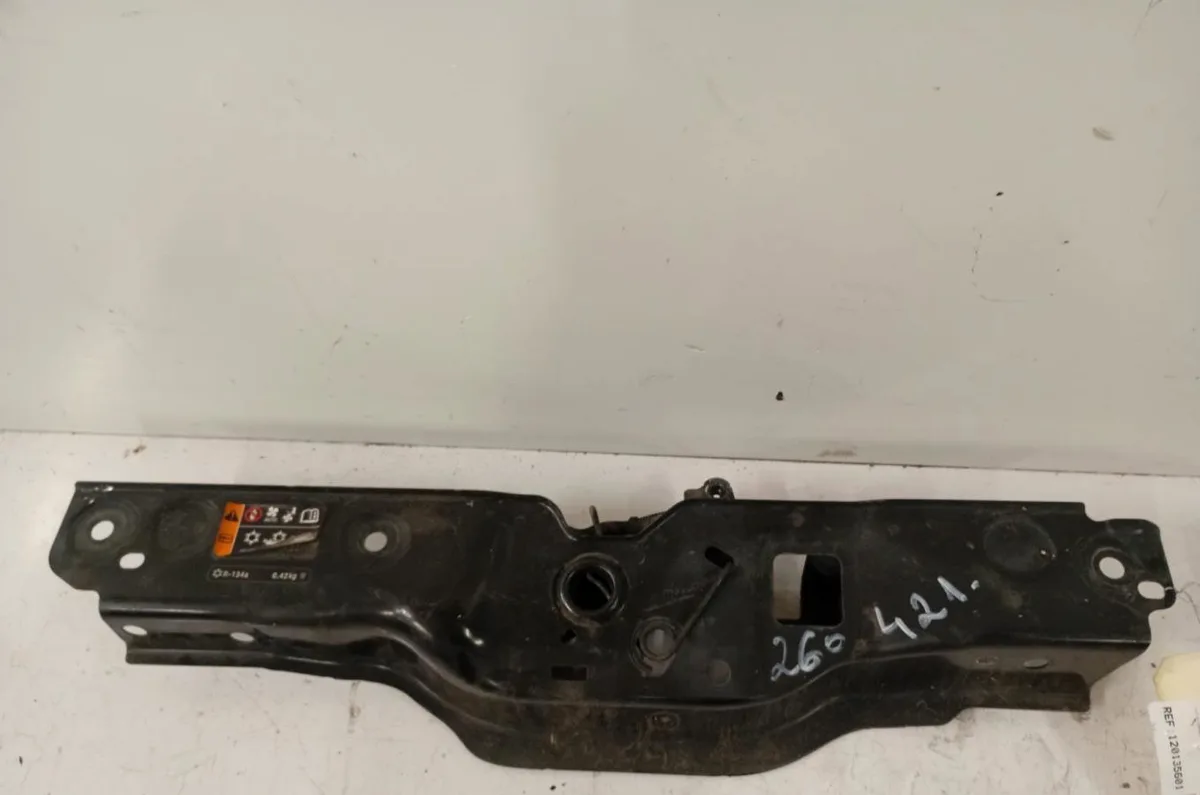 Traverse supérieure armature avant Opel CORSA E (X15) 1.4 turbo (08, 68) (2014-2019) occasion