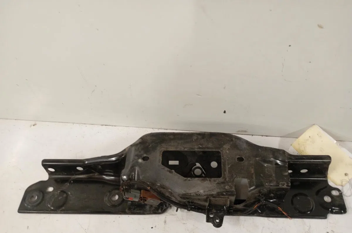 Traverse supérieure armature avant Opel CORSA E (X15) 1.4 turbo (08, 68) (2014-2019) occasion