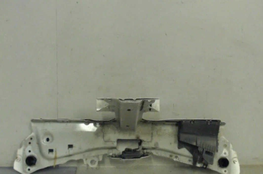 Traverse supérieure armature avant Opel VIVARO A Fourgon (X83) 2.0 cdti (f7) (2006-2014) occasion
