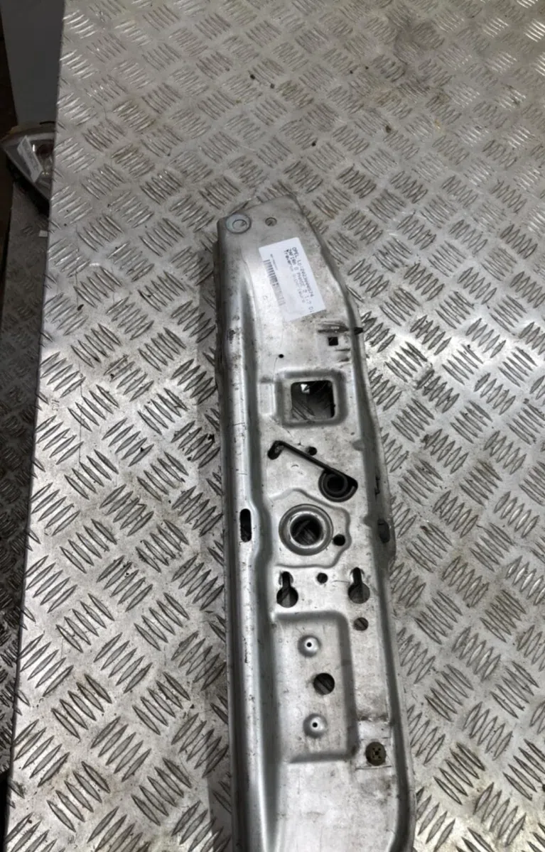 Traverse supérieure armature avant OPEL ZAFIRA B PHASE 2 occasion