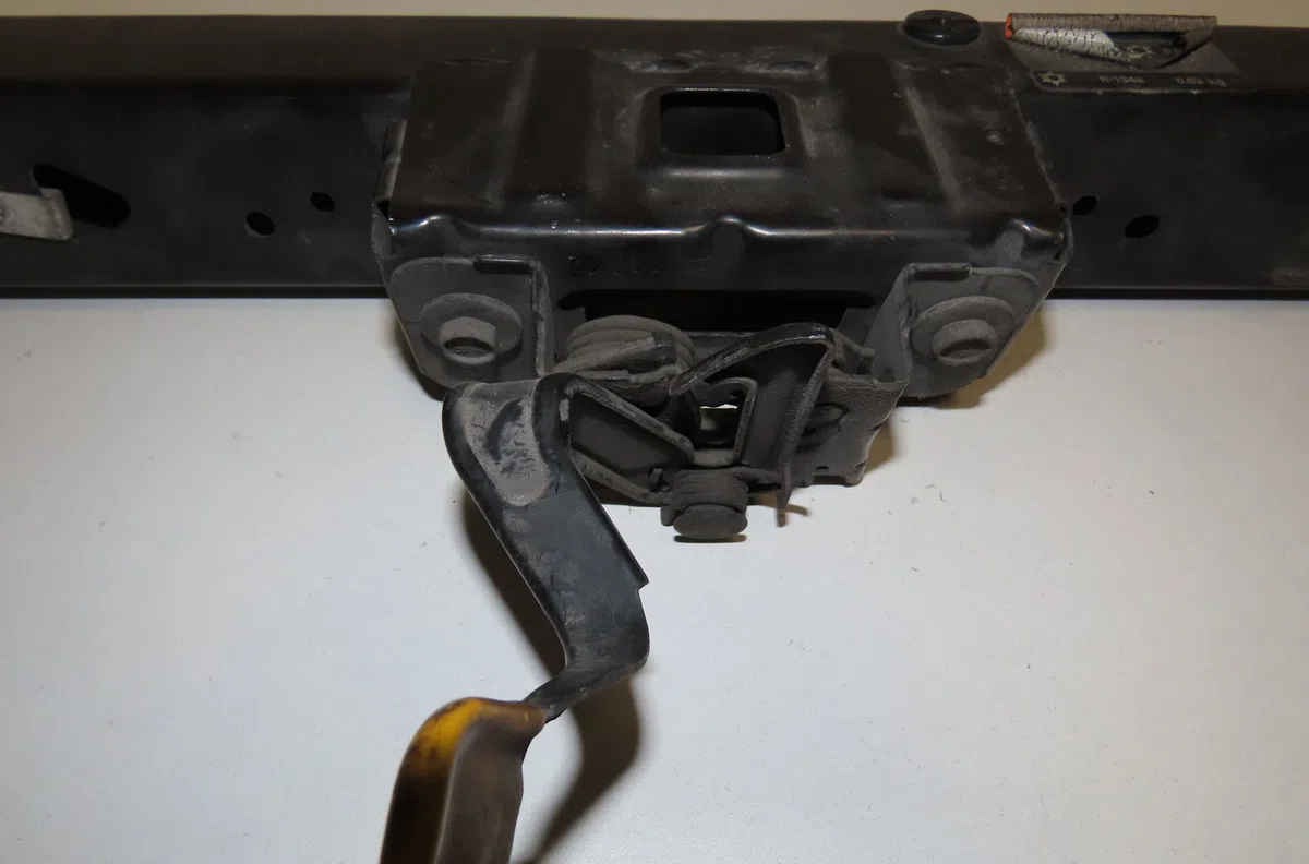 Traverse supérieure armature avant Opel ZAFIRA TOURER C (P12) 2.0 cdti (75) (2011) occasion