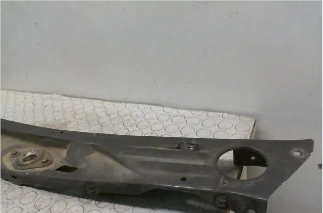 Traverse supérieure armature avant Peugeot 205 II (20A-C) 1.1 (1987-1992) occasion