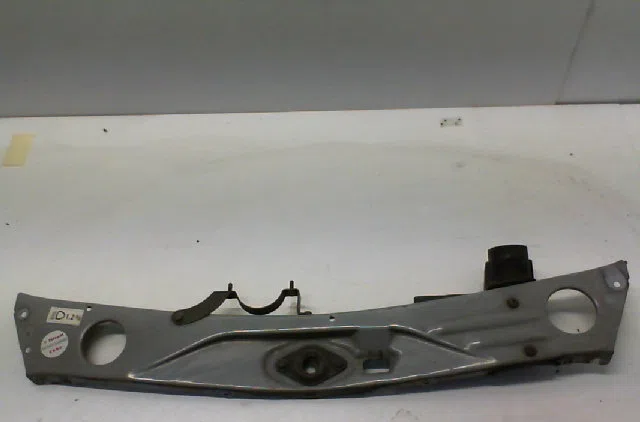 Traverse supérieure armature avant PEUGEOT 205 Phase 1 03-1983--07-1987 occasion