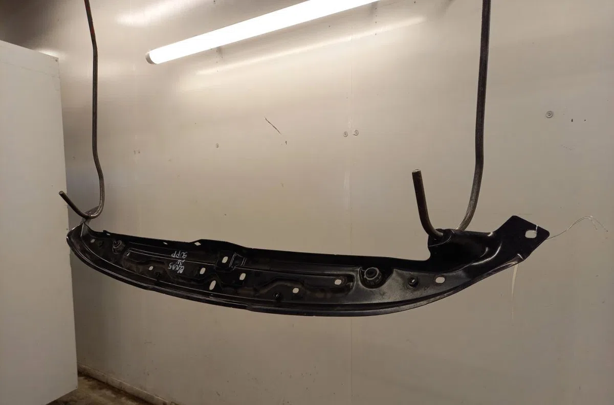 Traverse supérieure armature avant PEUGEOT 206 occasion