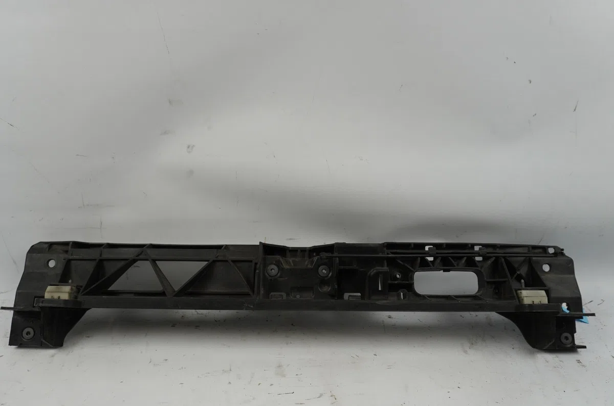Traverse supérieure armature avant Peugeot 3008 SUV (MC_, MR_, MJ_, M4_) 1.2 thp- puretech 130 (mrhnsm, mrhnsu, mrhnsj, 