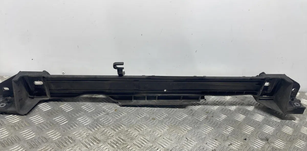 Traverse supérieure armature avant PEUGEOT 308 2 SW PHASE 1 BREAK occasion