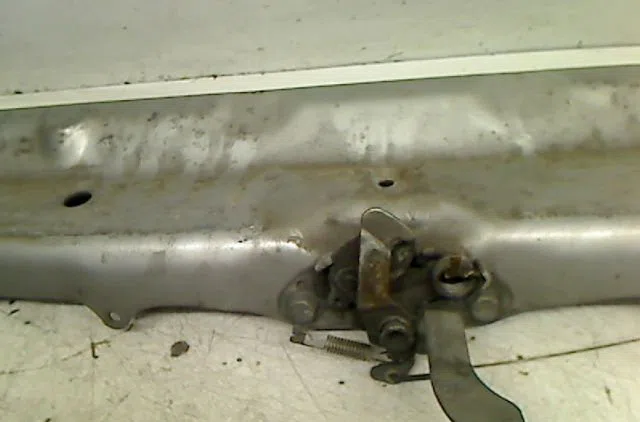 Traverse supérieure armature avant Peugeot 406 (8B) 1.8 16v (1995-2000) occasion