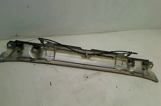 Traverse supérieure armature avant PEUGEOT 406 occasion
