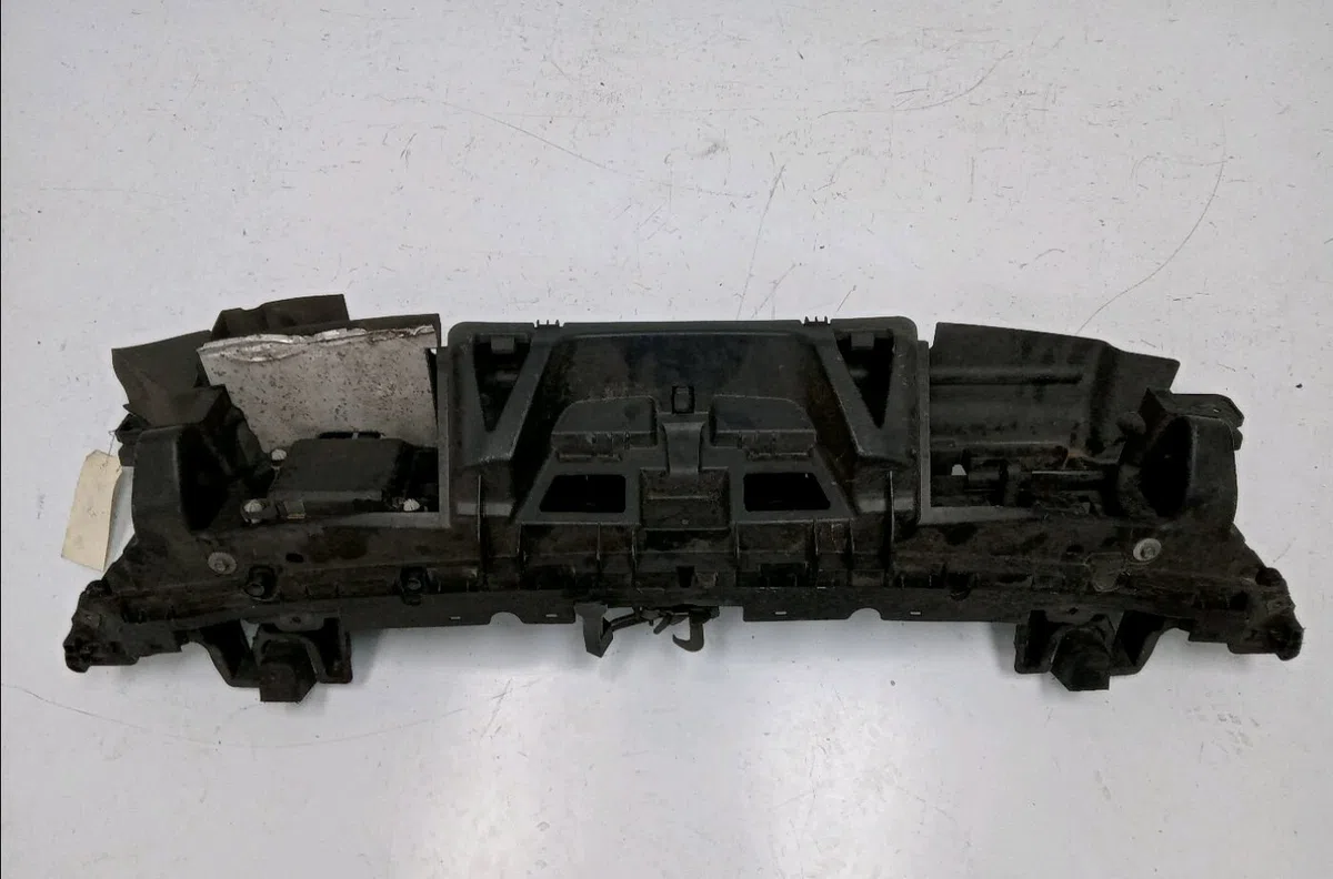 Traverse supérieure armature avant Peugeot 5008 (0U_, 0E_) 2.0 hdi (2009-2017) occasion