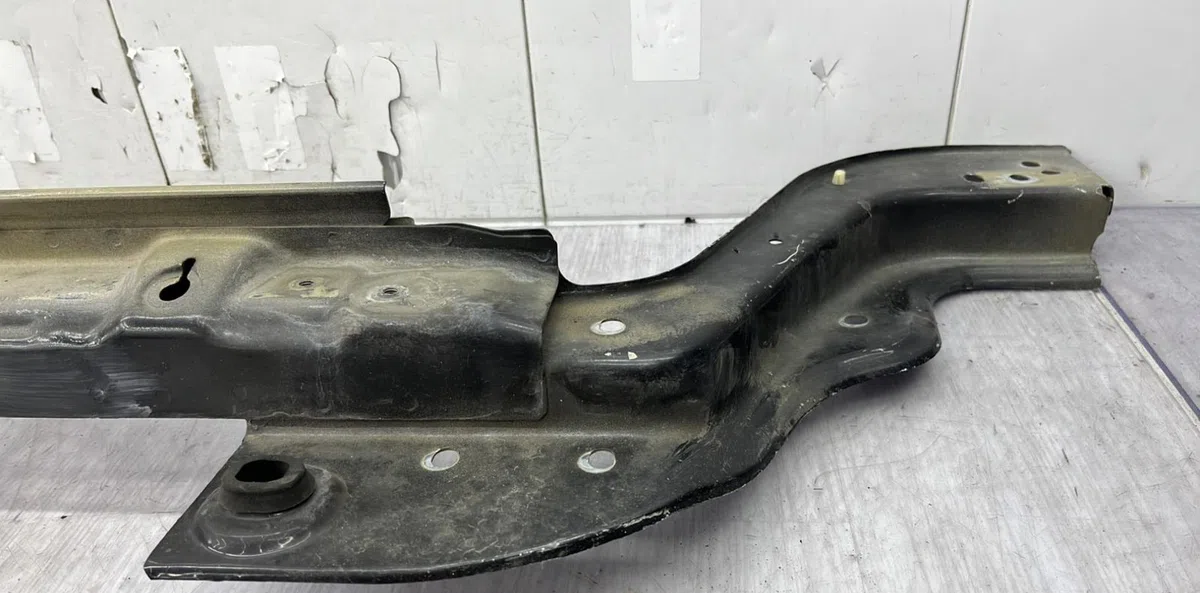 Traverse supérieure armature avant PEUGEOT BIPPER occasion