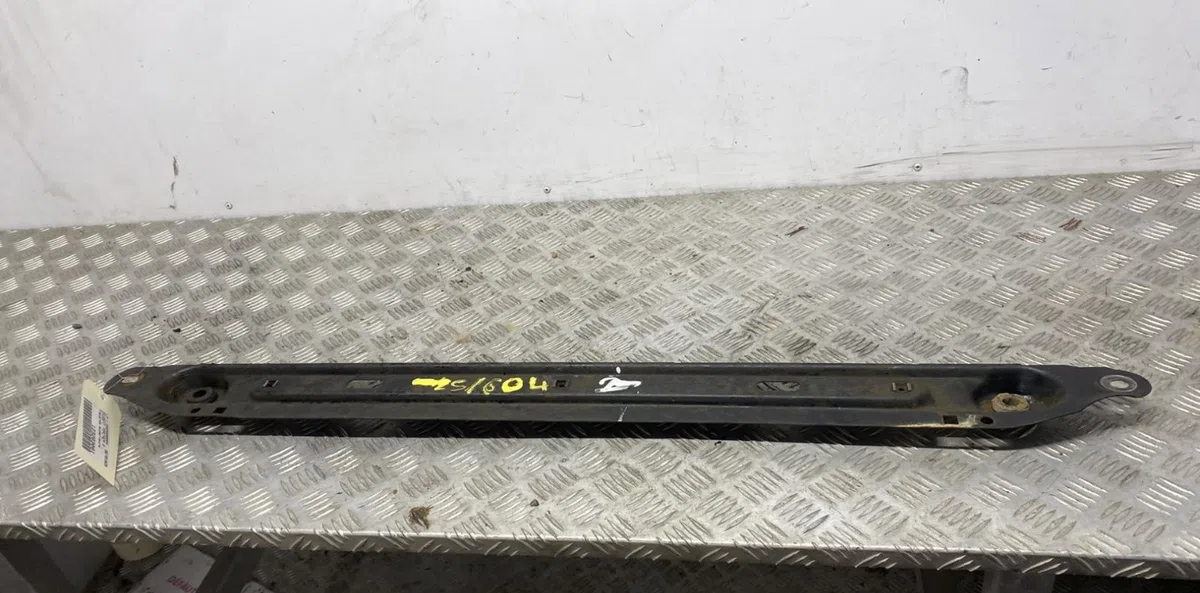Traverse supérieure armature avant PEUGEOT PARTNER 2 PHASE 1 occasion