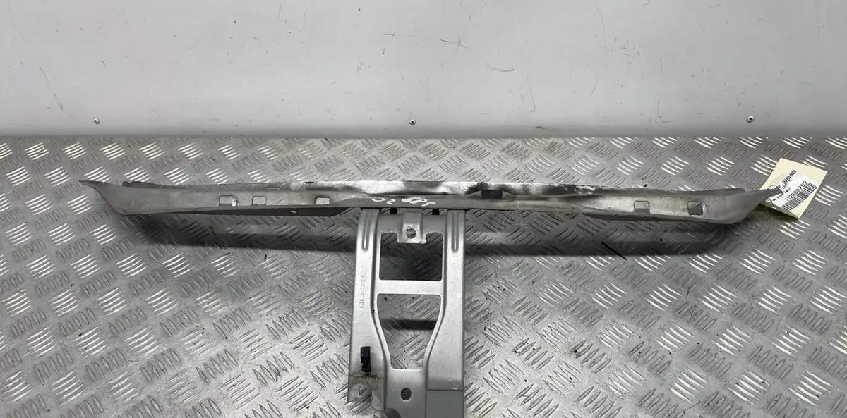 Traverse supérieure armature avant RENAULT CLIO 2 CAMPUS PHASE 2 occasion