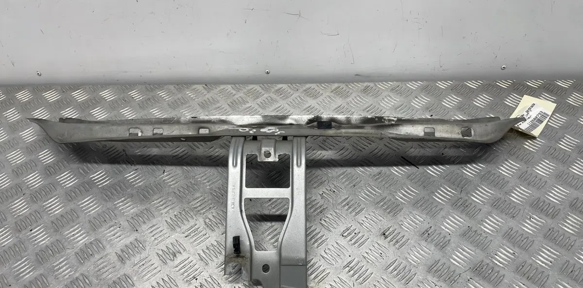 Traverse supérieure armature avant RENAULT CLIO 2 CAMPUS PHASE 2 occasion