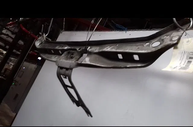 Traverse supérieure armature avant Renault CLIO II (BB_, CB_) 1.2 16v (bb05, bb0w, bb11, bb27, bb2t, bb2u, bb2v, cb05,..